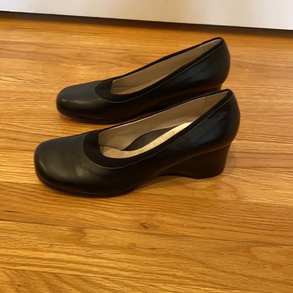 Taryn Rose Wedge Shoes - Like new. - Picture 2 of 6